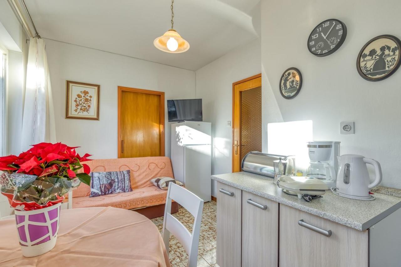 Apartment Complex Nevia Пореч Екстериор снимка