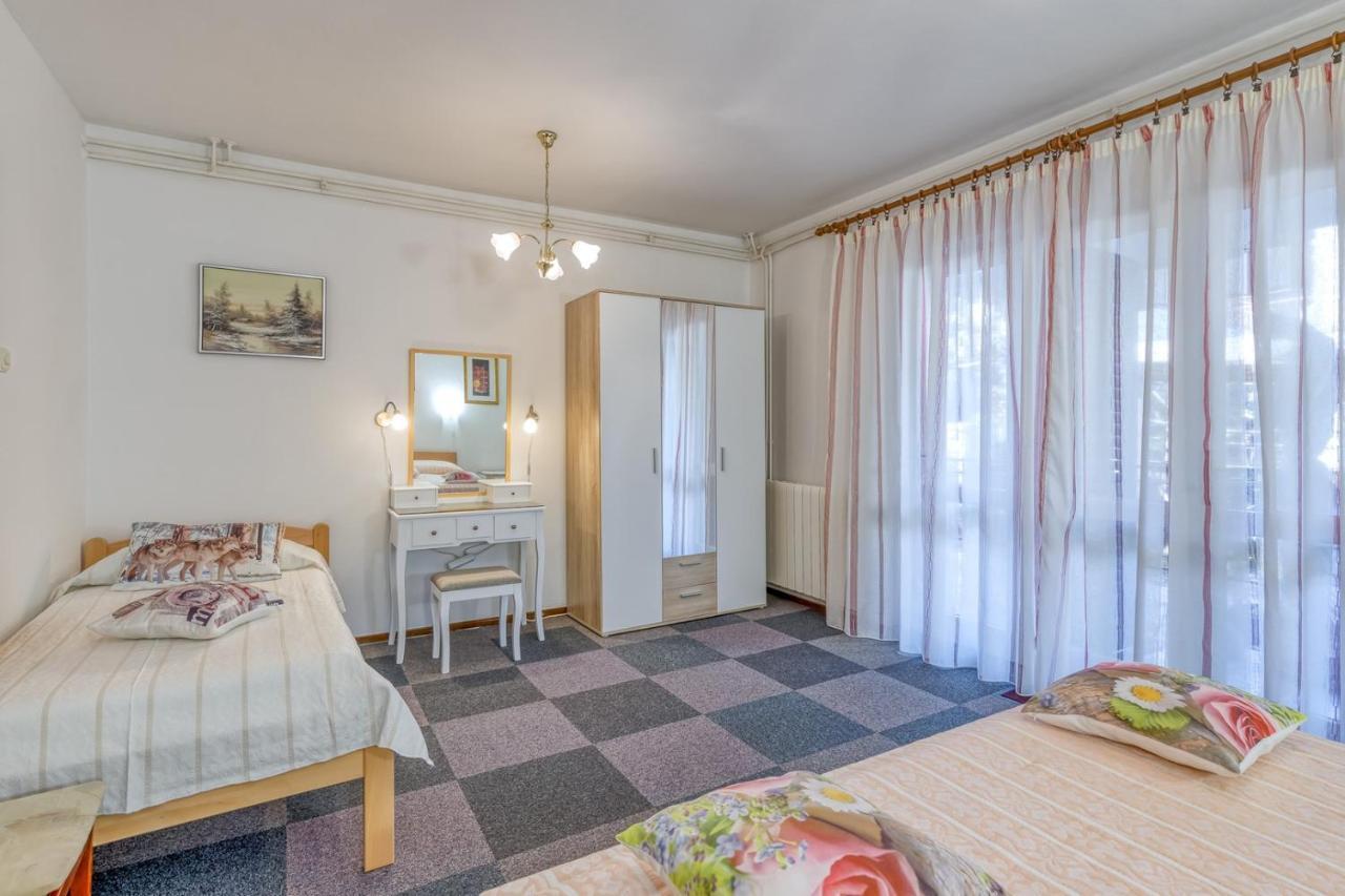 Apartment Complex Nevia Пореч Екстериор снимка