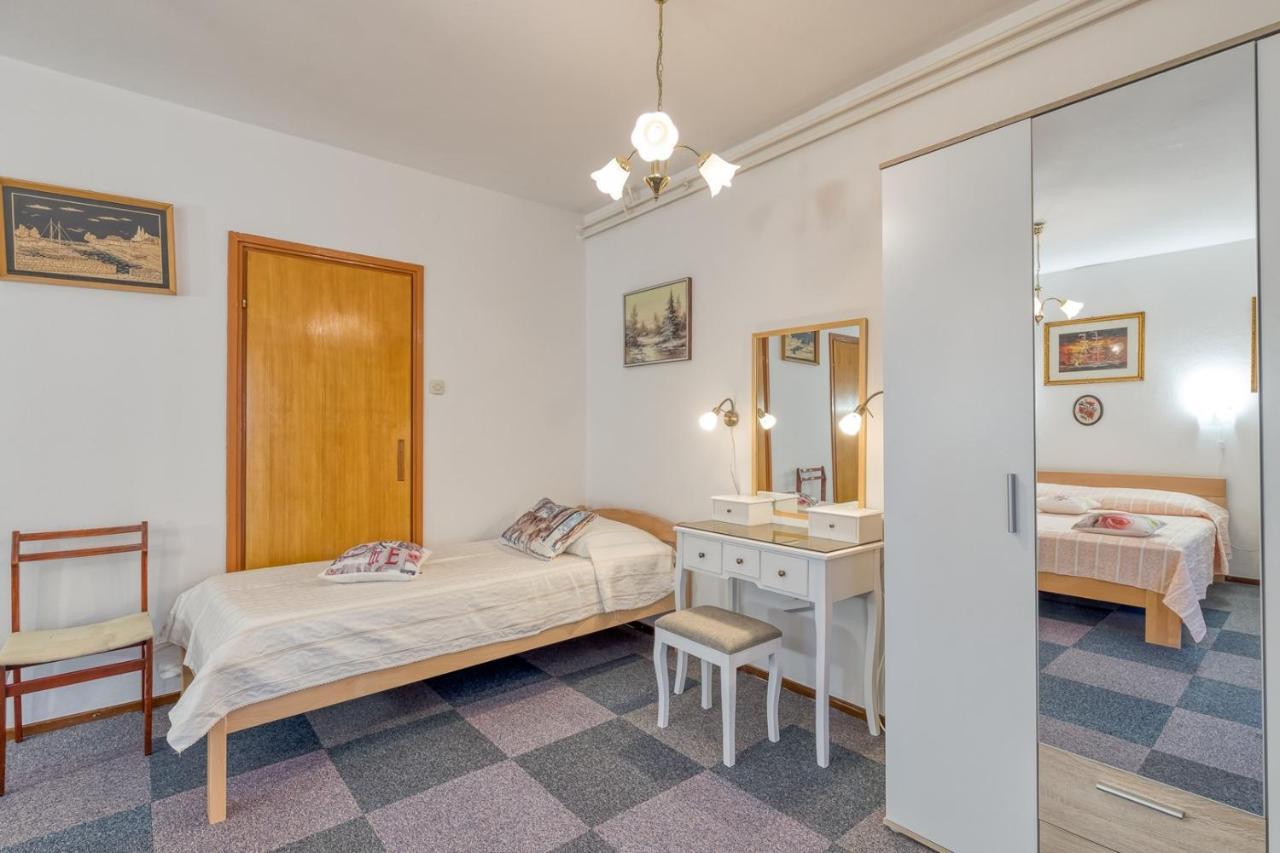 Apartment Complex Nevia Пореч Екстериор снимка