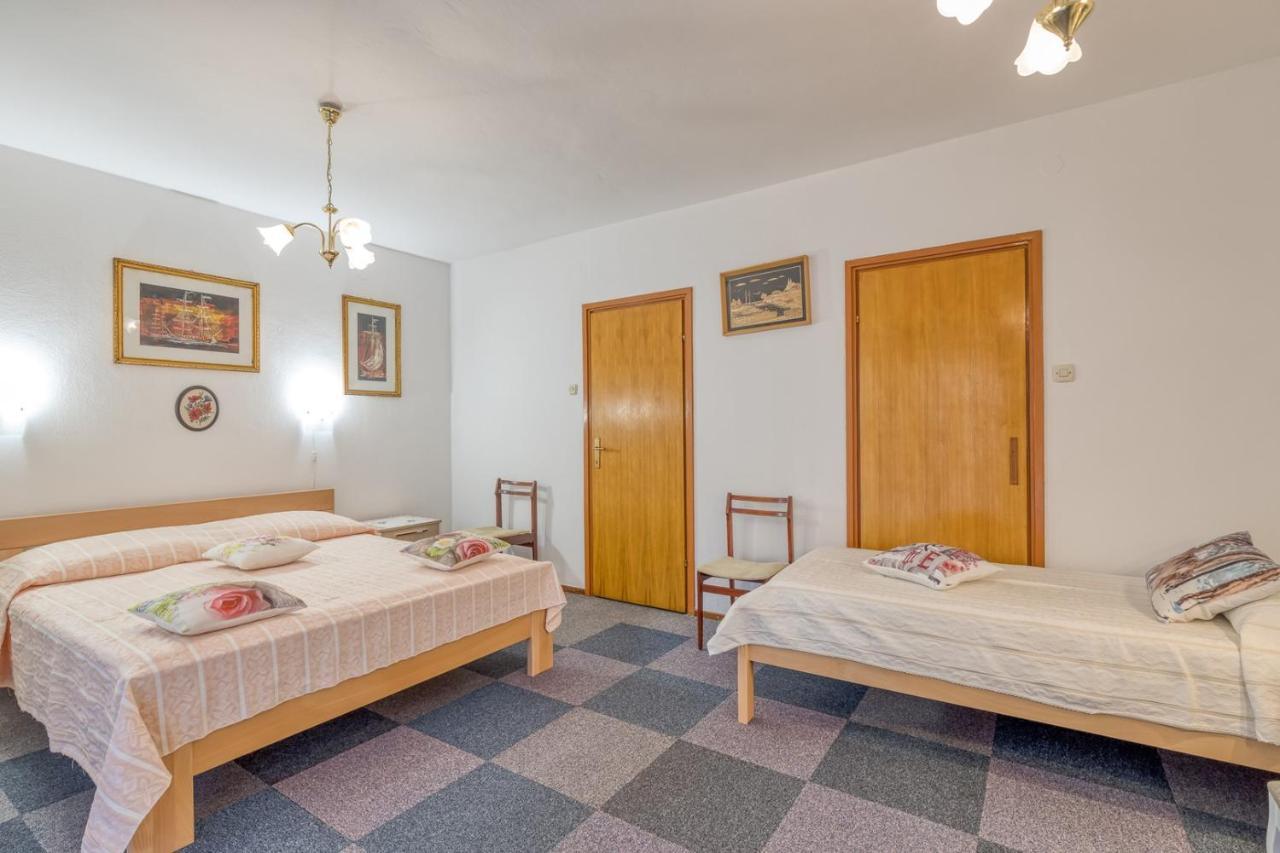 Apartment Complex Nevia Пореч Екстериор снимка