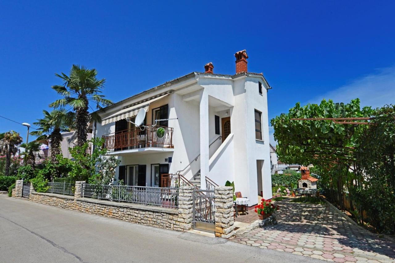 Apartment Complex Nevia Пореч Екстериор снимка