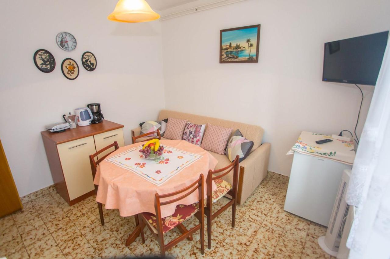 Apartment Complex Nevia Пореч Екстериор снимка
