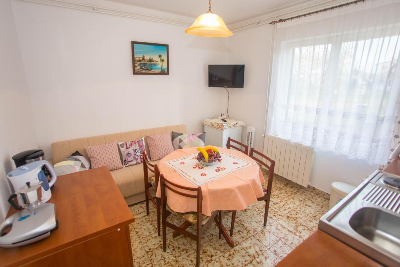 Apartment Complex Nevia Пореч Екстериор снимка