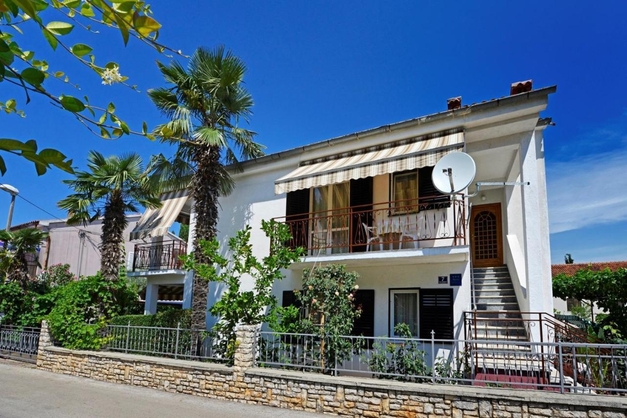 Apartment Complex Nevia Пореч Екстериор снимка