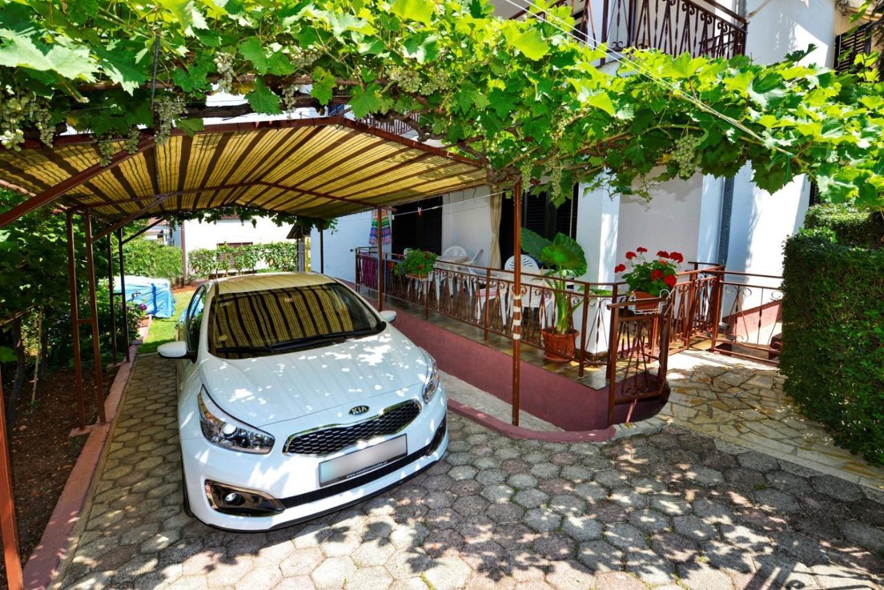 Apartment Complex Nevia Пореч Екстериор снимка