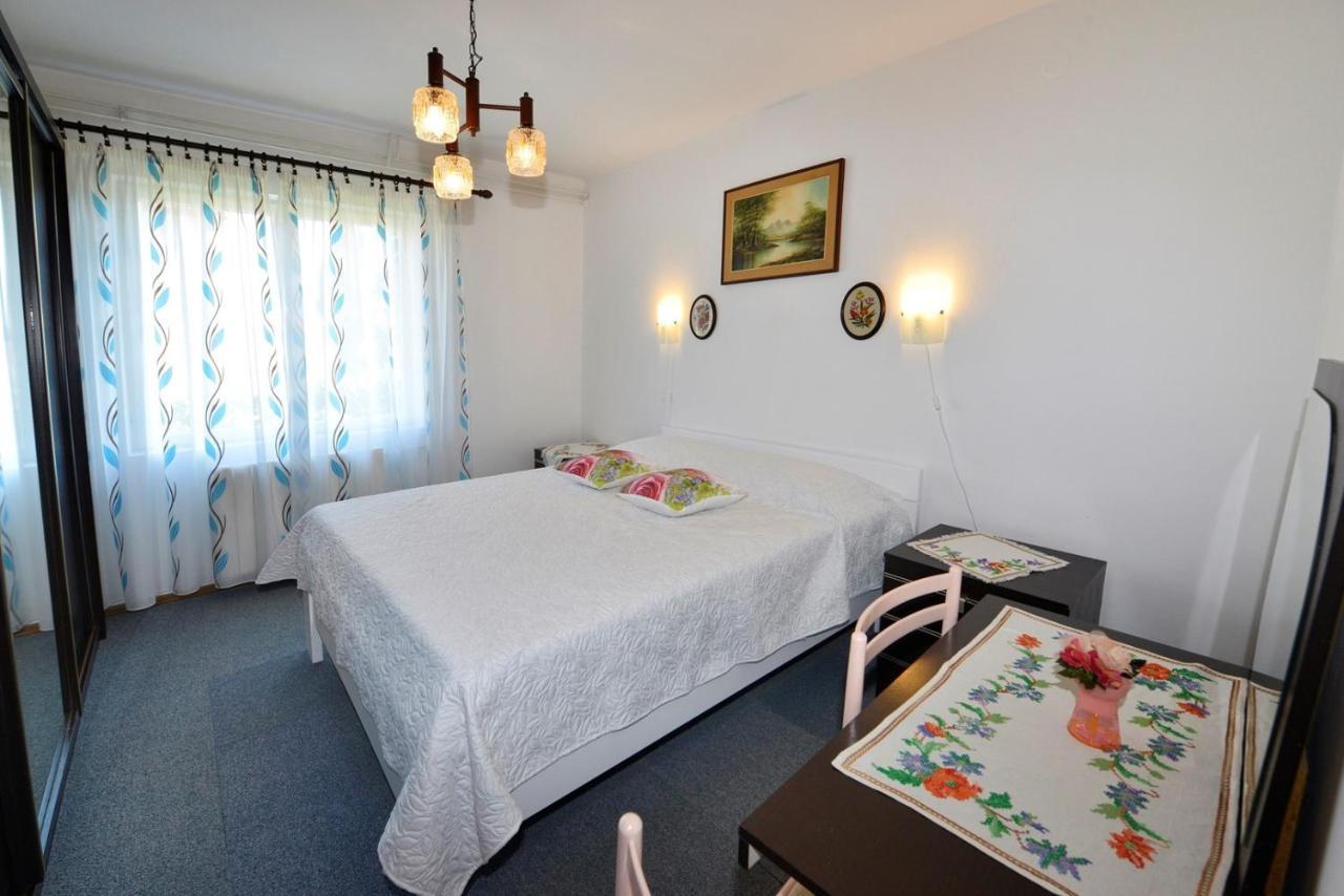 Apartment Complex Nevia Пореч Екстериор снимка